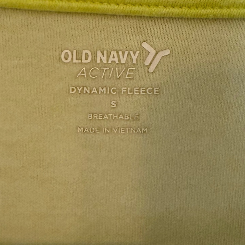 Old Navy Dynamic Fleece Half Zip Sweatshirt - Picture 3 of 4